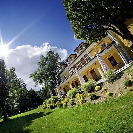Kastiel Lucivna Hotel Exterior foto